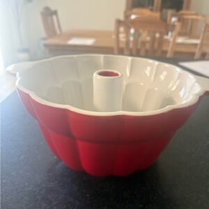 Elegant Red and White Bundt Cake Pan